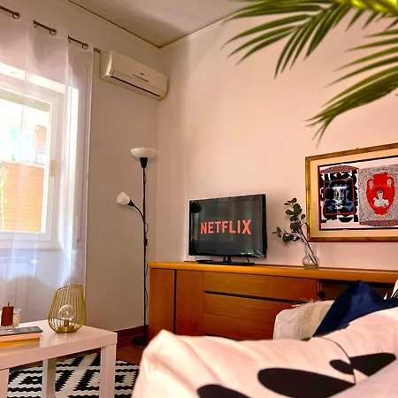 Appia Antica Apartment, Subway, 12 Stops Vatican, Comfort, Balcony Apartment *