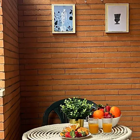 Appia Antica Apartment, Subway, 12 Stops Vatican, Comfort, Balcony * Rome