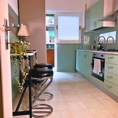 Apartamento Appia Antica Apartment, Subway, Near Colosseum, Design & Comfort, Balcony