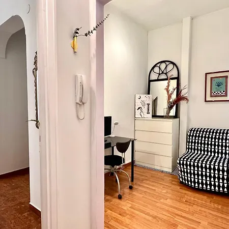 Appia Antica Apartment, Subway, 12 Stops Vatican, Comfort, Balcony Apartment Rome