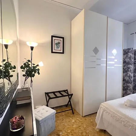 Appia Antica Apartment, Subway, 12 Stops Vatican, Comfort, Balcony Apartment Rome