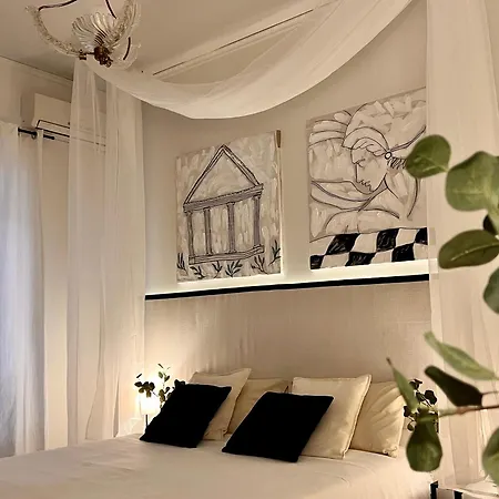 Appia Antica Apartment, Subway, Near Colosseum, Design & Comfort, Balcony Apartamento Roma